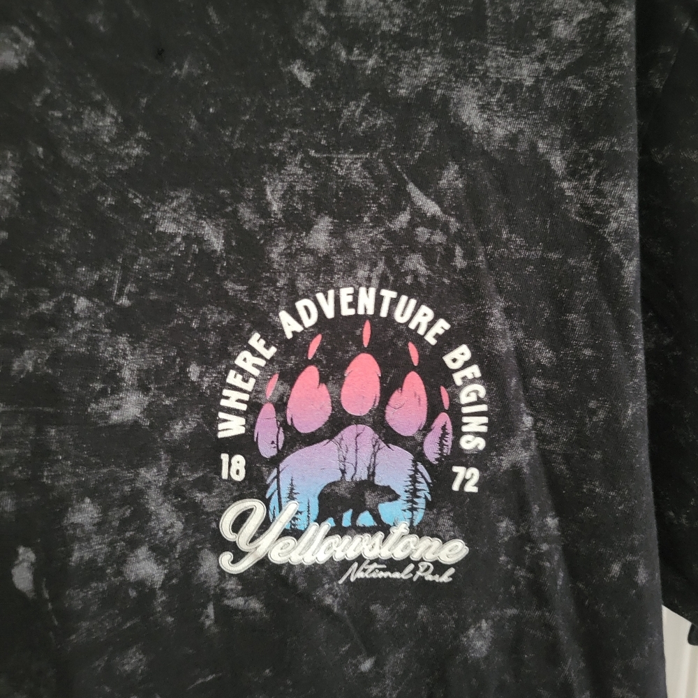Yellowstone National Park T-Shirt Black Acid Wash Bear Paw Graphic Women's Med - Picture 3 of 4